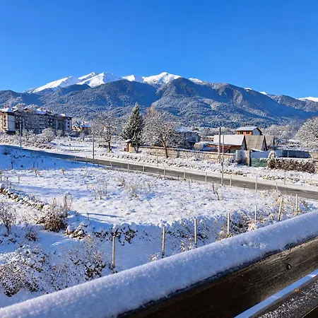 Snow Mountain View Apartment